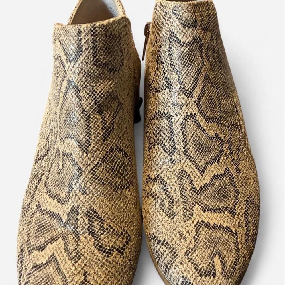 Wonderly Women's Brown and Tan Boots